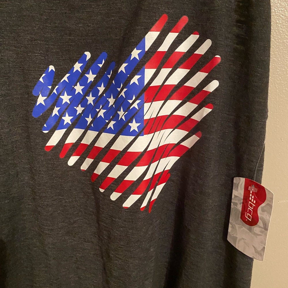 NWT American Heart Tank - Picture 3 of 4
